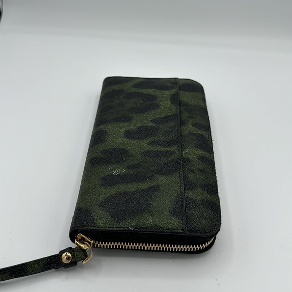 B2. Dolce & Gabbana Wristlet Wallet - Picture 7 of 8